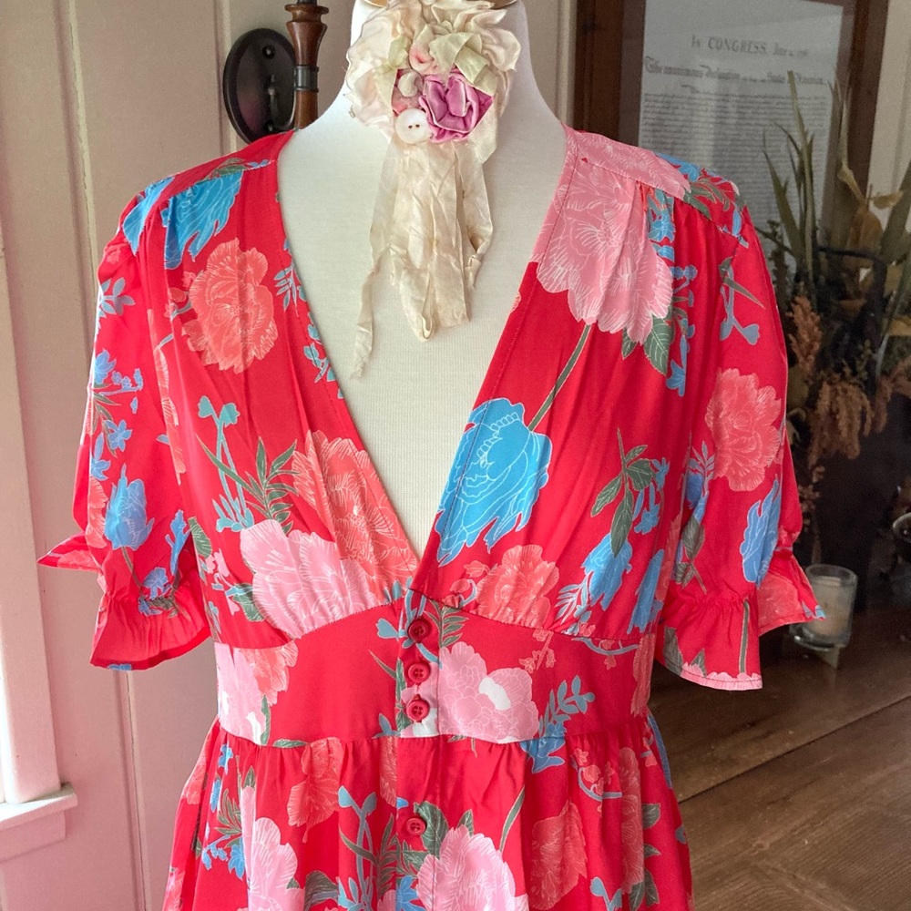 NWT RED PRINT MAXI DRESS MEDIUM